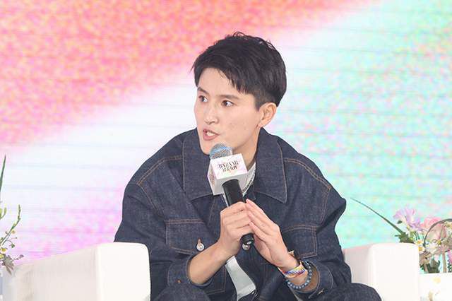 随后。